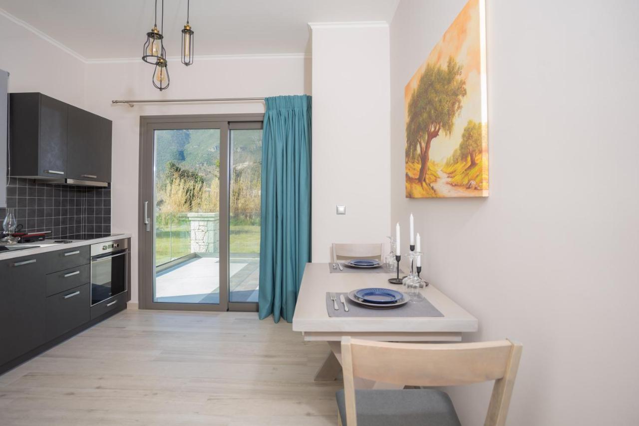 Apollonian Luxury Apartments 바실리키 외부 사진