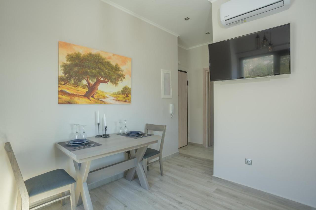 Apollonian Luxury Apartments 바실리키 외부 사진